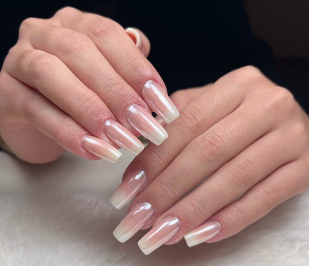 Nail art baby french